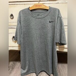 Sale!! Nike Men's Heather Gray Short Sleeve Tee